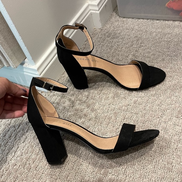 Steve Madden Shoes - Steve Madden Bella sandals black size 8.5